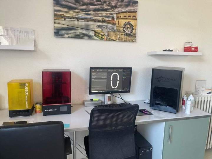 Poste de travail de laboratoire de prothèse dentaire numérique Toulouse